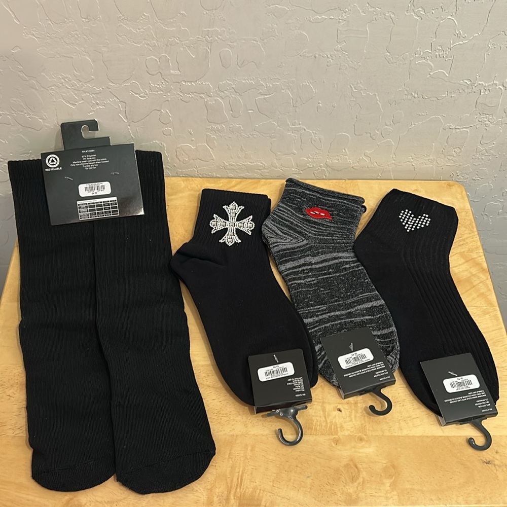 Hot Topic Socks Bundle (4 pairs) - Picture 2 of 16